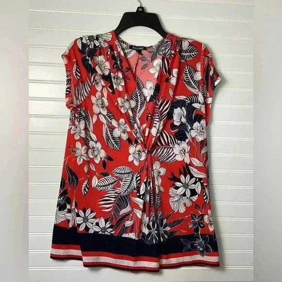 Roz & Ali, v-neck, cap sleeve, red/blk/wht, floral Size Large Blouse Top - Picture 1 of 7